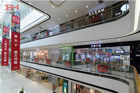 購(gòu)物中心中庭護(hù)欄鋁單板03.jpg