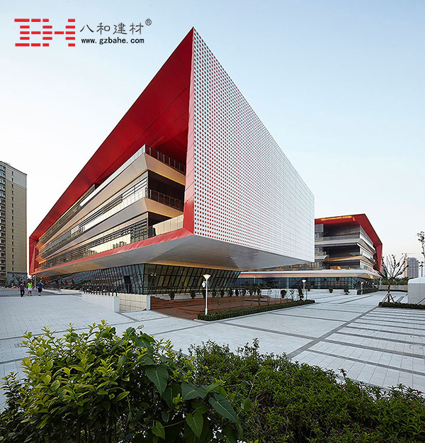 天津?yàn)I海小外高中-八和建材