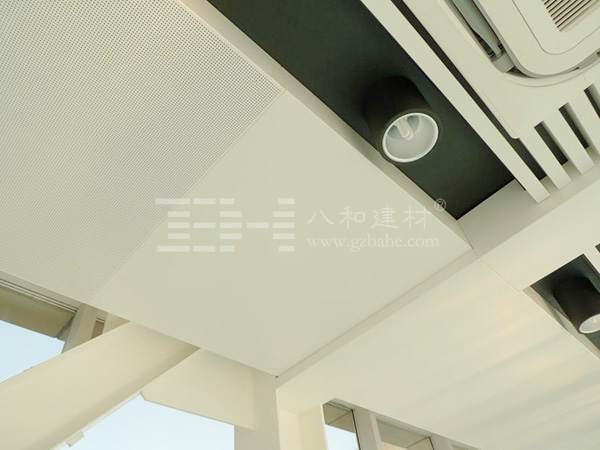 鋁單板吊頂-中國醫(yī)科大學附屬第一醫(yī)院4