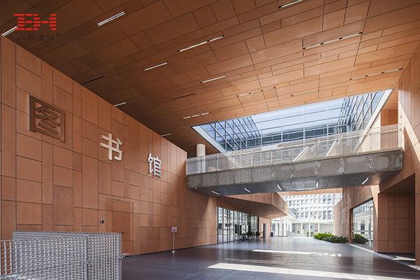 造型鋁單板、格柵、金屬拉伸板-南方科技大學讀書館02.jpg